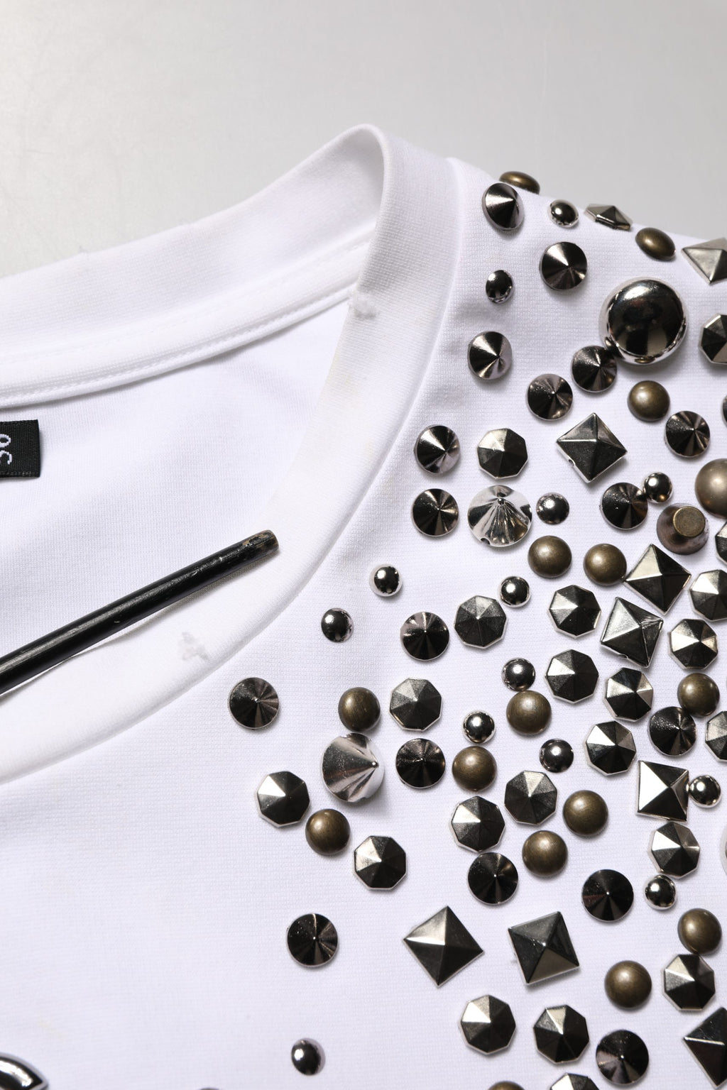 White Rhinestones Sleeveless Round Neck T-shirt